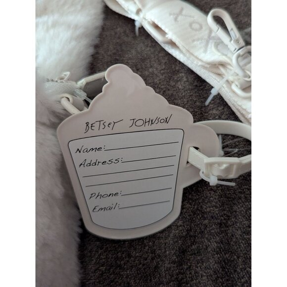 Betsey Johnson White Faux Fur Beanie & Bag Set With Embossed Apres Design And XO - Picture 4 of 8